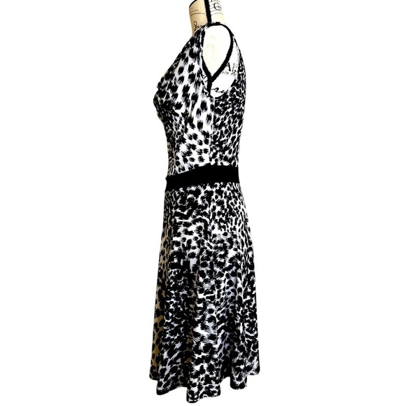 Vessos Cowl Neck Black White Animal Print Fit Flare Dress NWT Size M -Fits Small - Picture 3 of 12